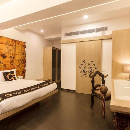 Le Sutra Hotel, Khar, Мумбай Екстериор снимка