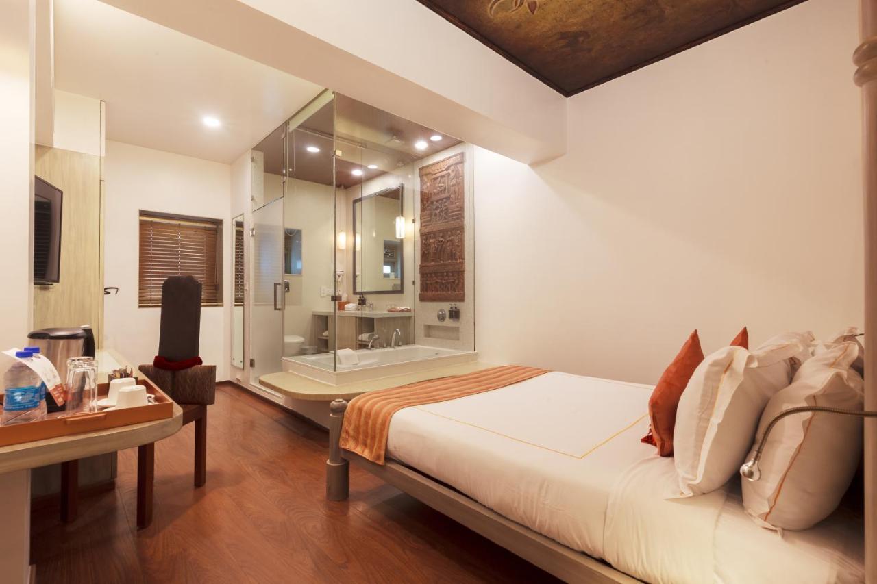 Le Sutra Hotel, Khar, Мумбай Екстериор снимка