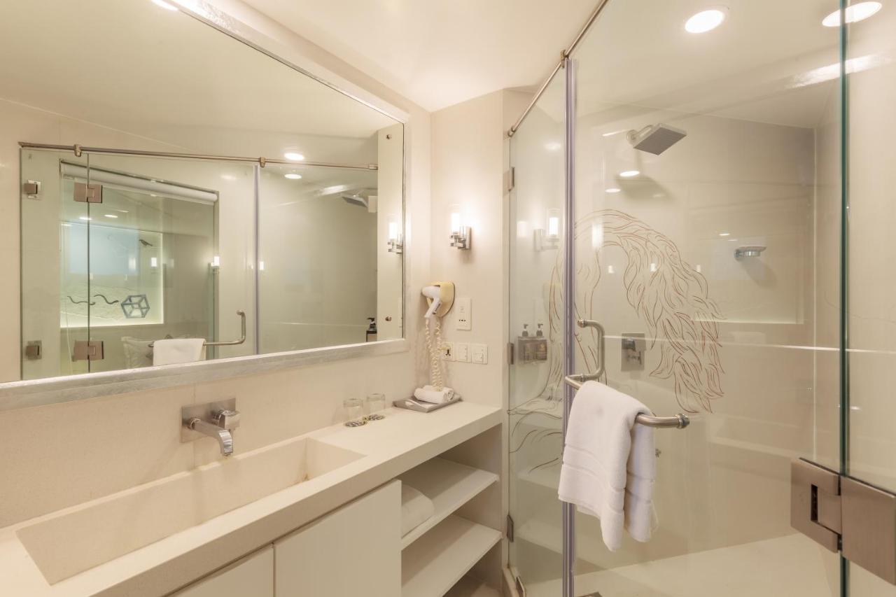 Le Sutra Hotel, Khar, Мумбай Екстериор снимка