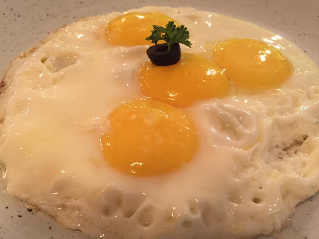 Le Sutra Hotel, Khar, Мумбай Екстериор снимка